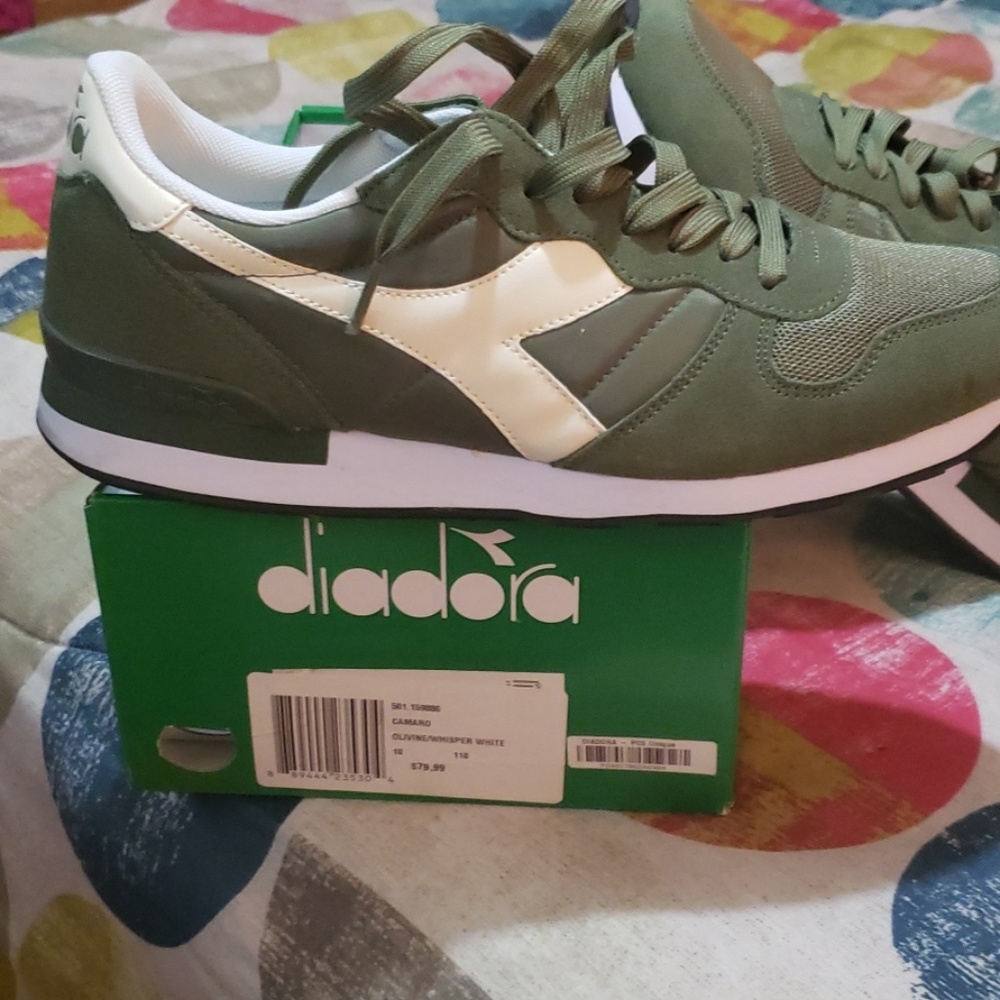 Diadora